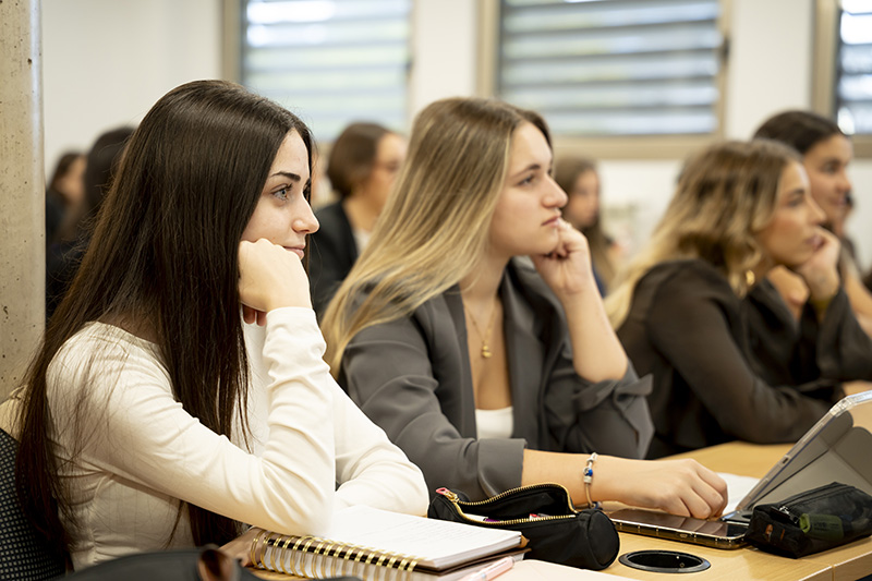 Grado en Administración y Dirección de Negocios Internacionales Grado en Administración y Dirección de Negocios Internacionales